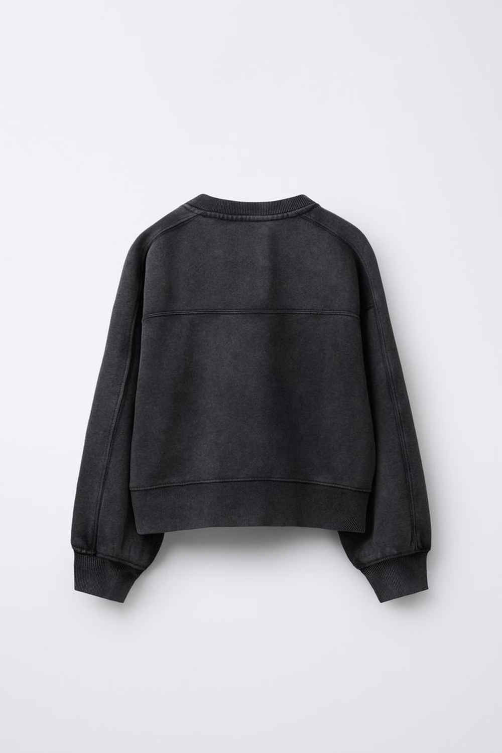 ZARA ТОЛСТОВКА ИЗ ТКАНИ С ЭФФЕКТОМ ПОТЕРТОСТИ С НАДПИСЬЮ, СЕРЫЙ