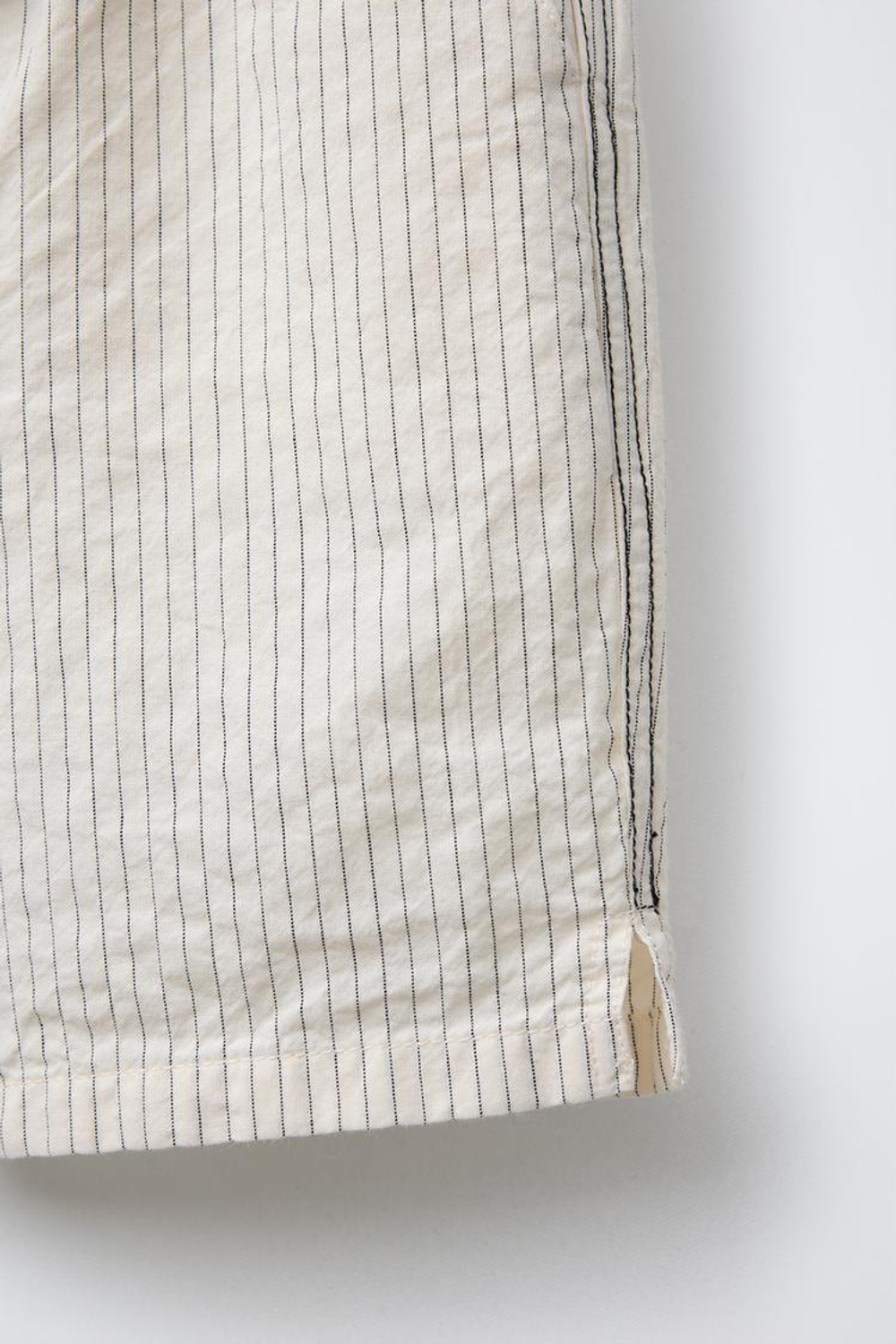 ZARA ШОРТЫ В ПОЛОСКУ, ЭКРЮ/ЧЕРНЫЙ