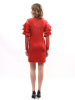 Платье с воланами на рукавах