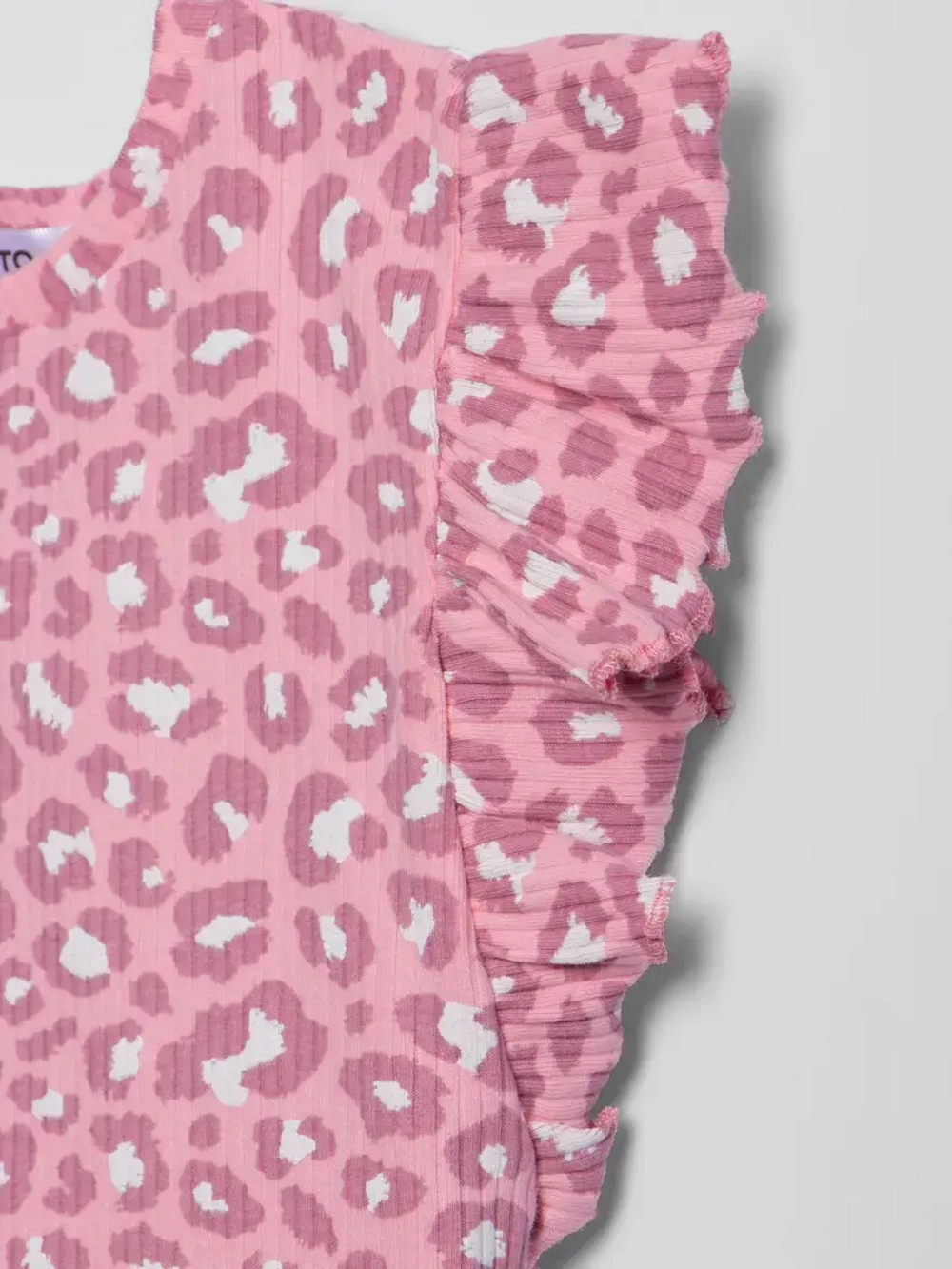 Розовый костюм для девочки с юбкой на лето