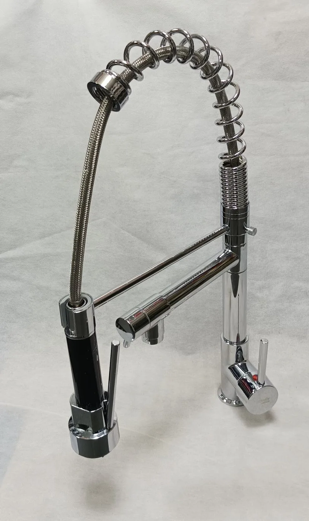 Смеситель для кухни aQuaDv с выдвижной лейкой, нержавейка, гайка 550-02