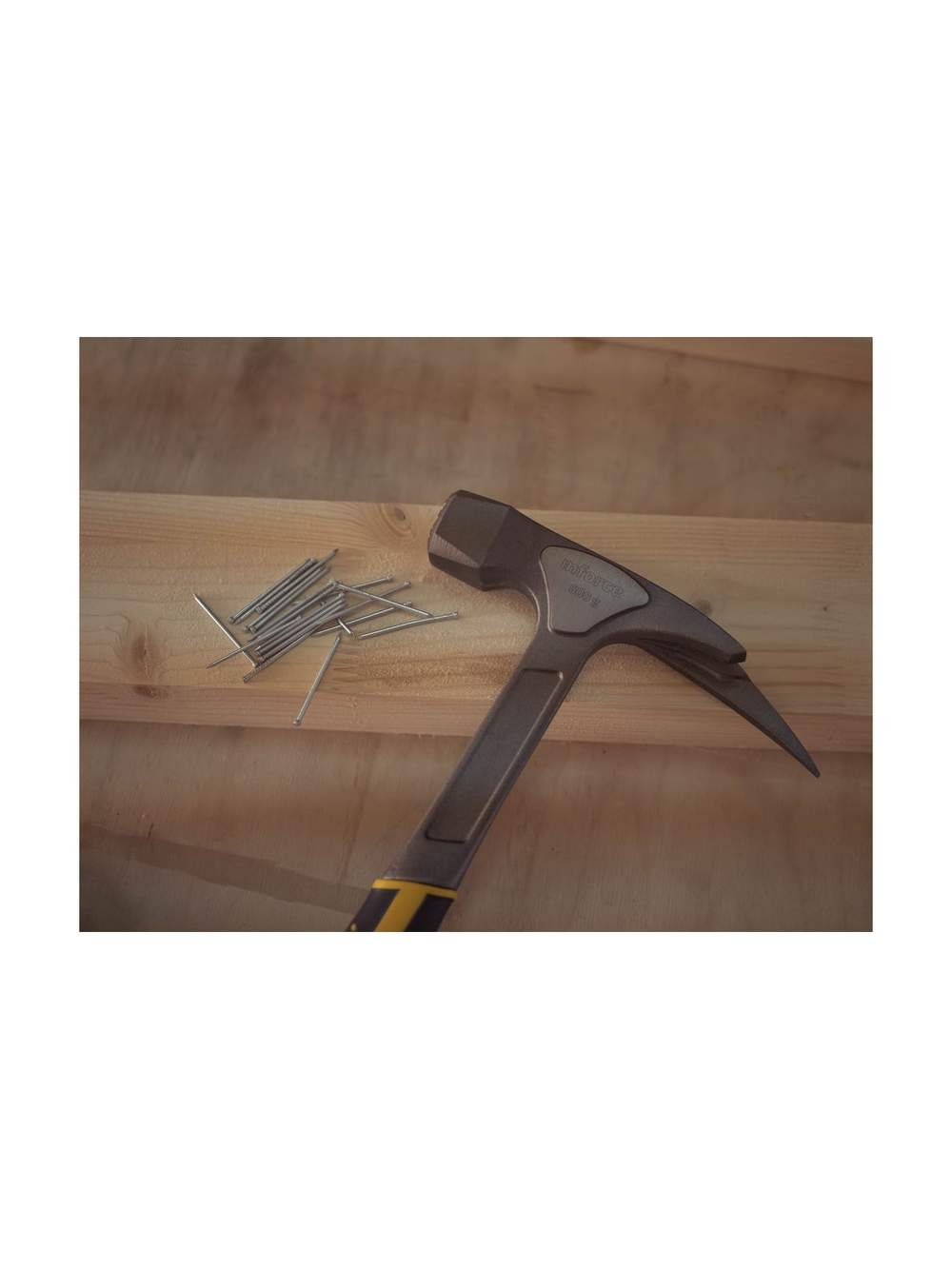 Плотницкий цельнокованый молоток Inforce 600 г 06-16-07