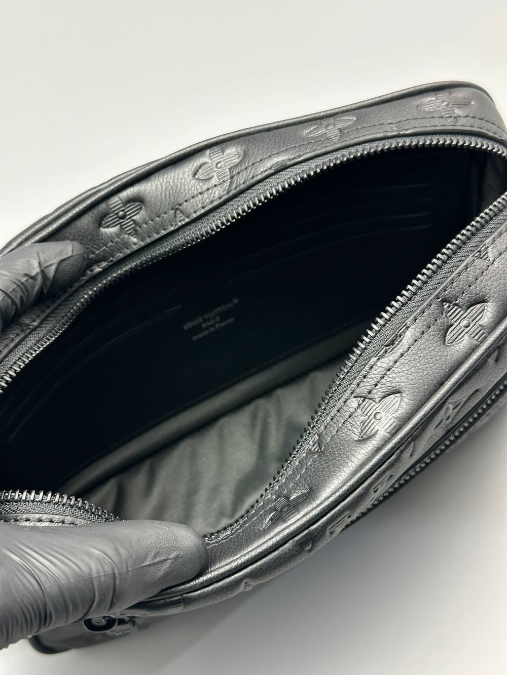 Клатч Louis Vuitton