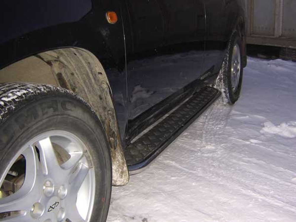 Пороги из нержавейки Chery Tiggo (2005-2013) d42 с алюминиевым листом