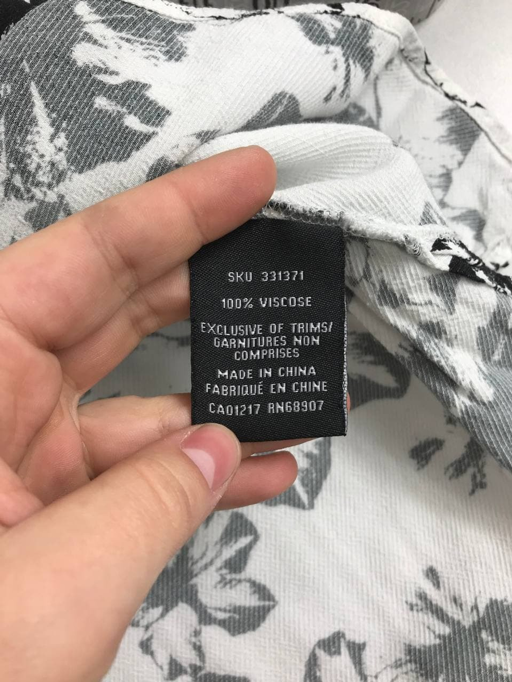 Блузка Le Chateau с цветами 40 размер