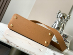 Louis Vuitton Capucines MM