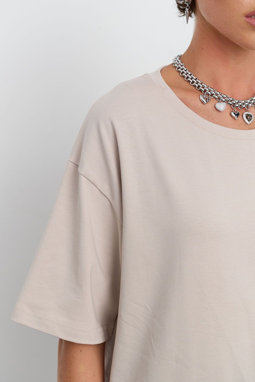 Футболка свободная серо-бежевого цвета