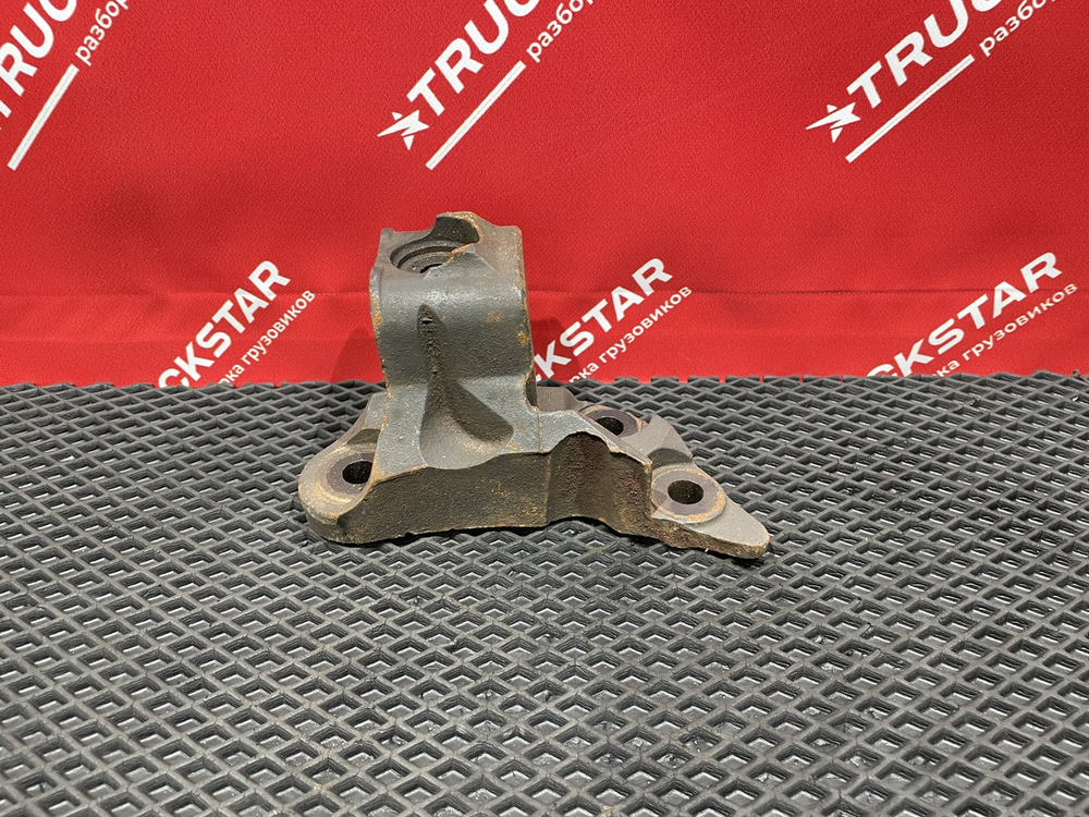 Кронштейн двигателя задний правый