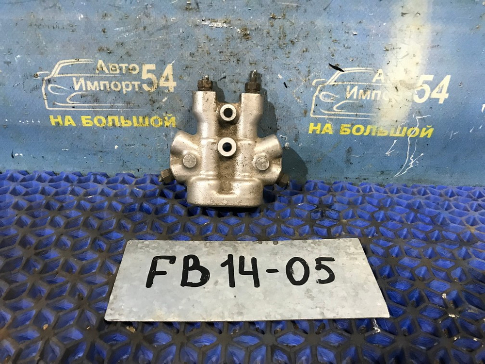 Распределитель тормозной NISSAN SUNNY 1998