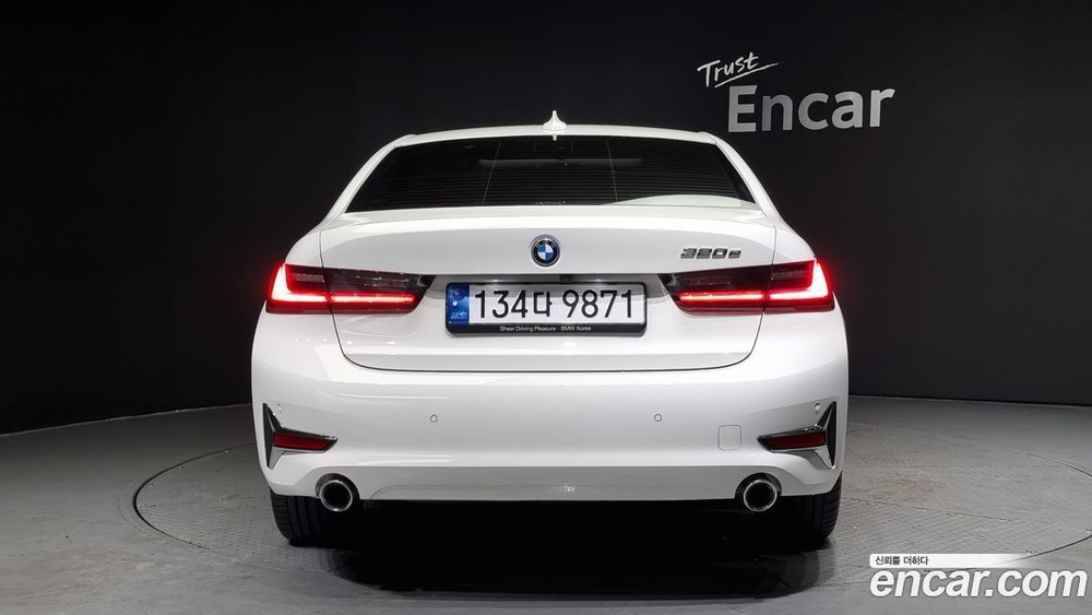 BMW 3 Series (G20) 320e Luxury (03.2022)