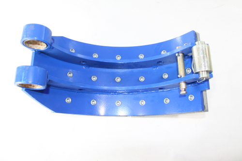 Колодка барабанного тормоза а/м ПАЗ-4230 (накладка 52642) мост КААЗ (ширина 180мм.)  (1шт.) АККОР