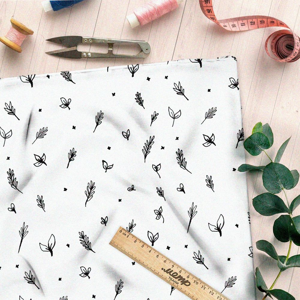 Ткань атлас нарисованные листья на белом фоне