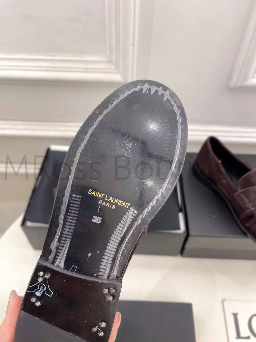 Женские лоферы Yves Saint Laurent замшевые в коричневом цвете