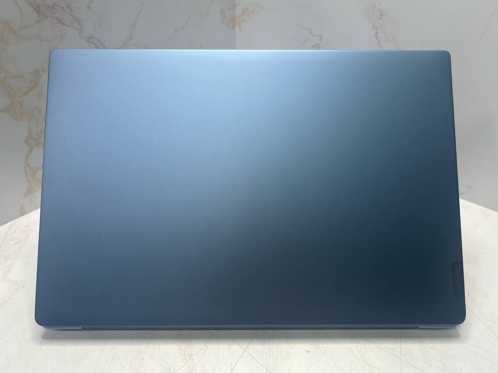 Ноутбук Lenovo 530s-15IKB. Конфигурация: I7-8550U/8GB/256GB/Intel HD/DOS/FHD