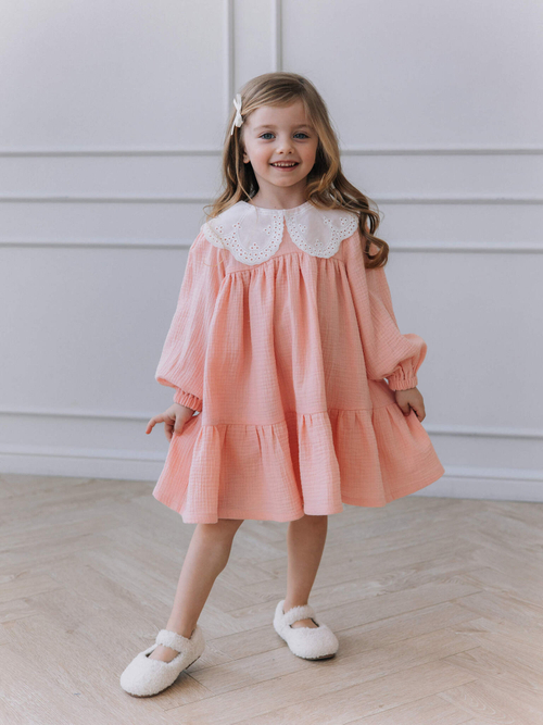 Платье с воротником из муслина, Пудровый