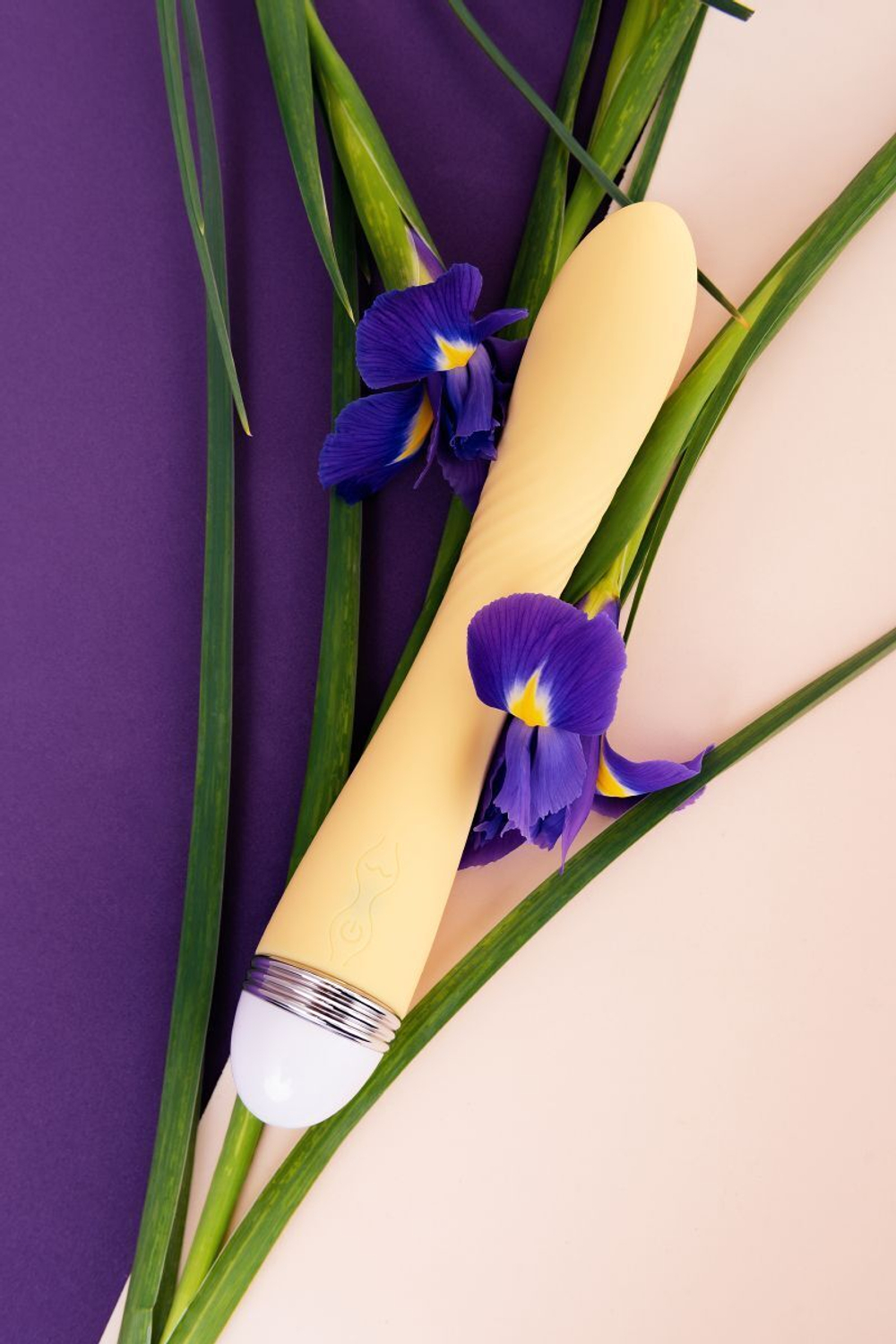 Желтый вибратор Calla - 22 см. (Цвет: желтый)