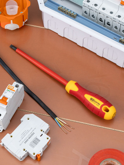 Отвертка шлицевая диэлектрическая тип SL6x150, серия ЭкспертЭлектрик TDM