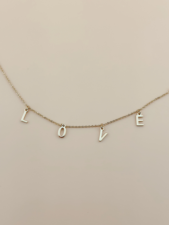 Колье LOVE
