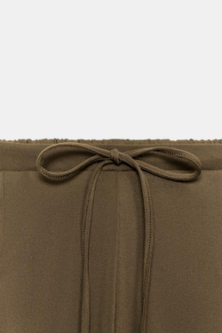 ZARA БРЮКИ С КАРМАНАМИ И ТЕКСТУРОЙ, ХАКИ