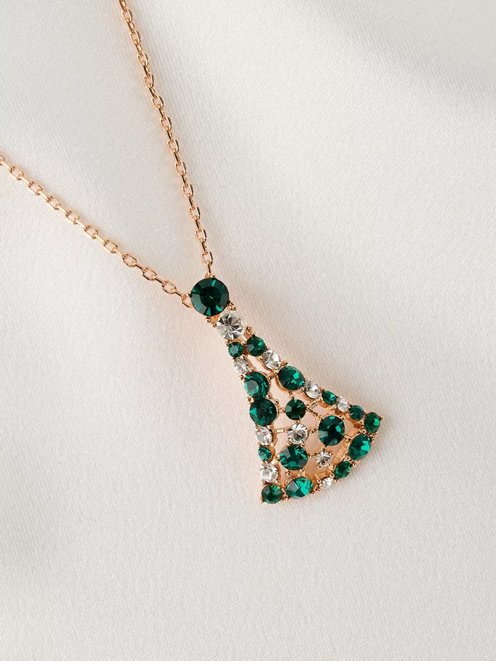 Подвеска на цепочке Россыпь из зеленых камней Swarovski