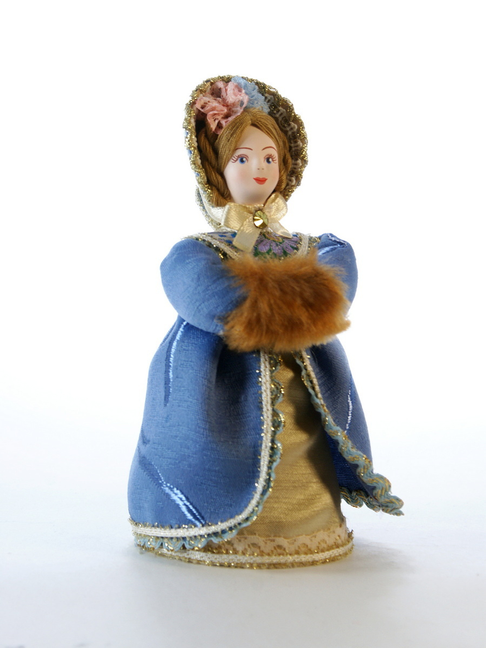 Кукла фарфоровая Барышня в капоре и шубке 19 века