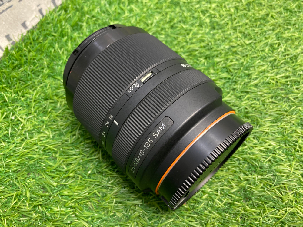 Sony DT 18-135mm 3.5-5.6 SAM