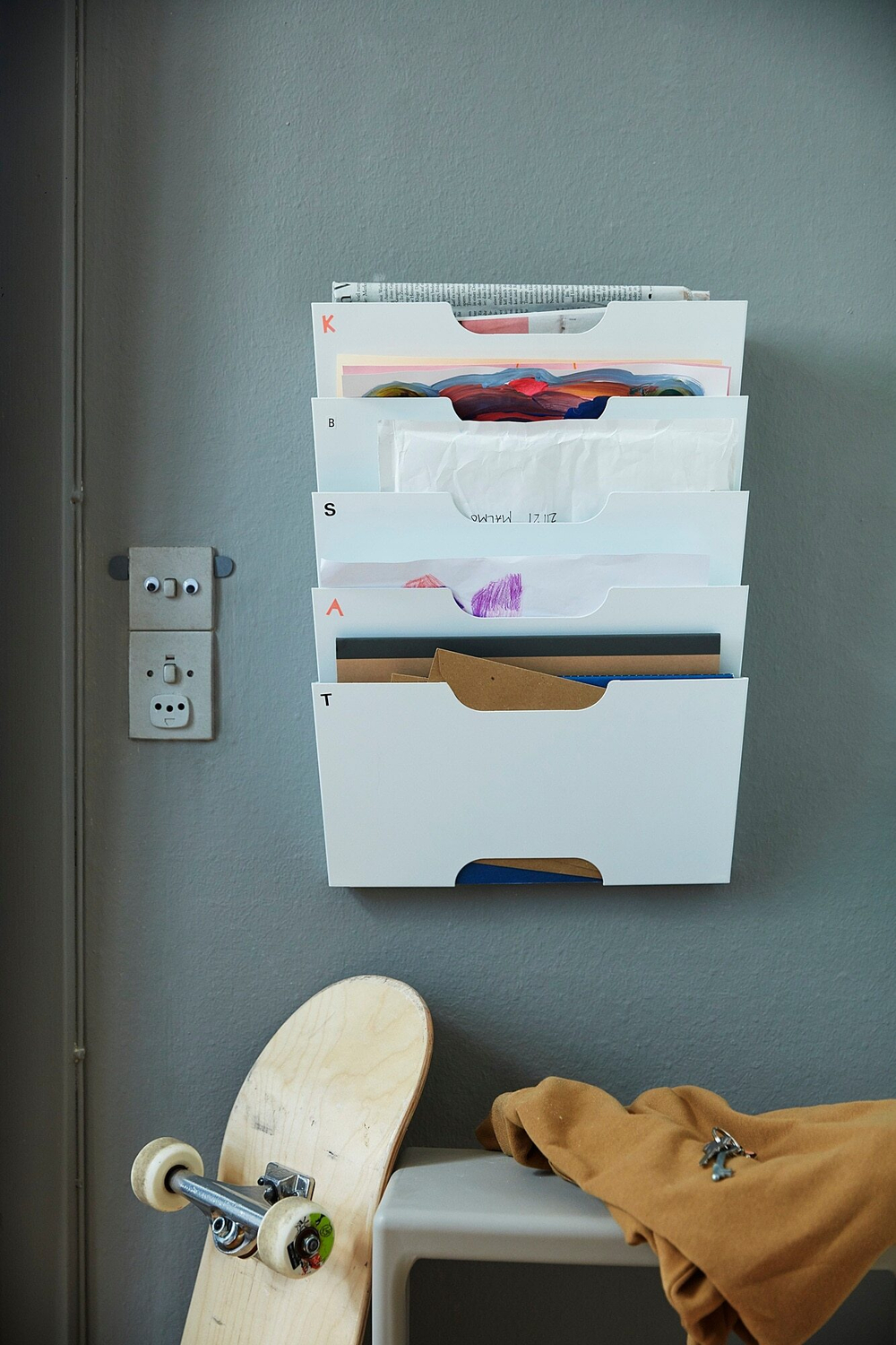 Настенная газетница IKEA KVISSLE (КВИССЛЕ), Белый