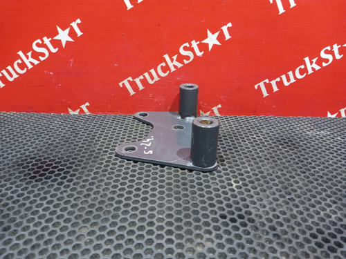 Кронштейн замка кабины правый 2021 год.