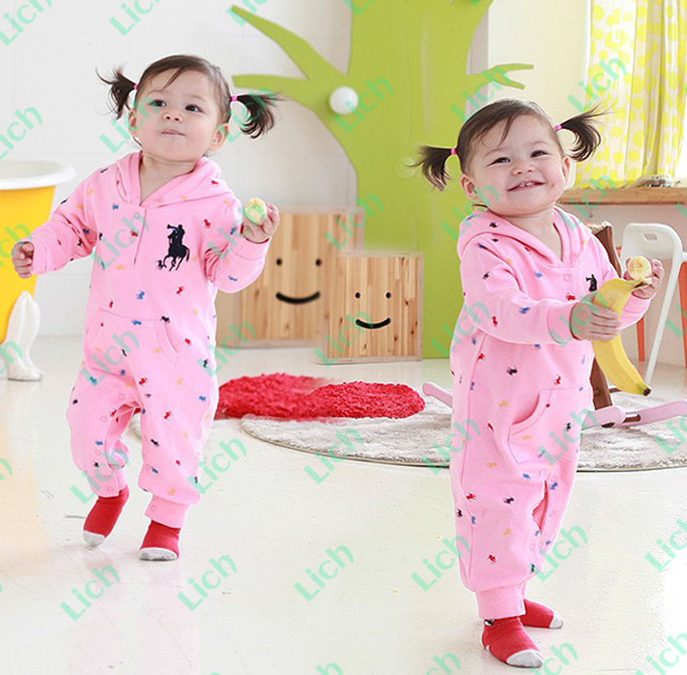 Комбинезон с капюшоном и мелким принтом игрока в поло