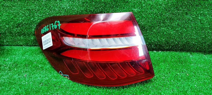 Фонарь левый внешний Mercedes GLC X253 (2015-2019)