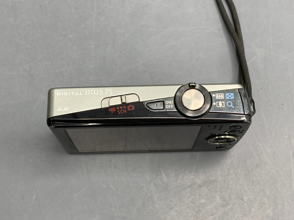 Canon IXUS 75