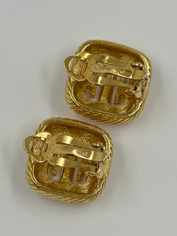 Миниатюрные клипсы с лого Givenchy