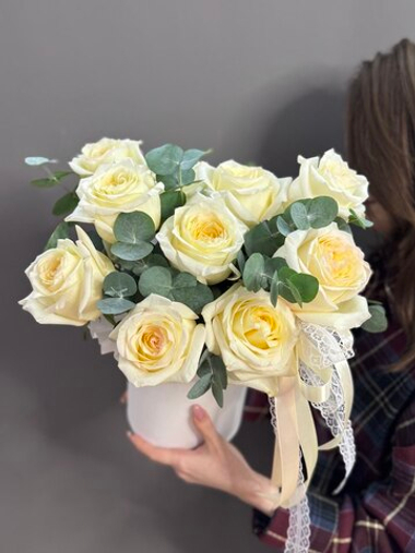 Коробка с пионовидными розами "Канделайт" (Эквадор 60 см)