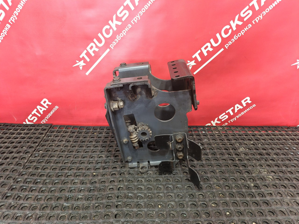 Кронштейн запасного колеса