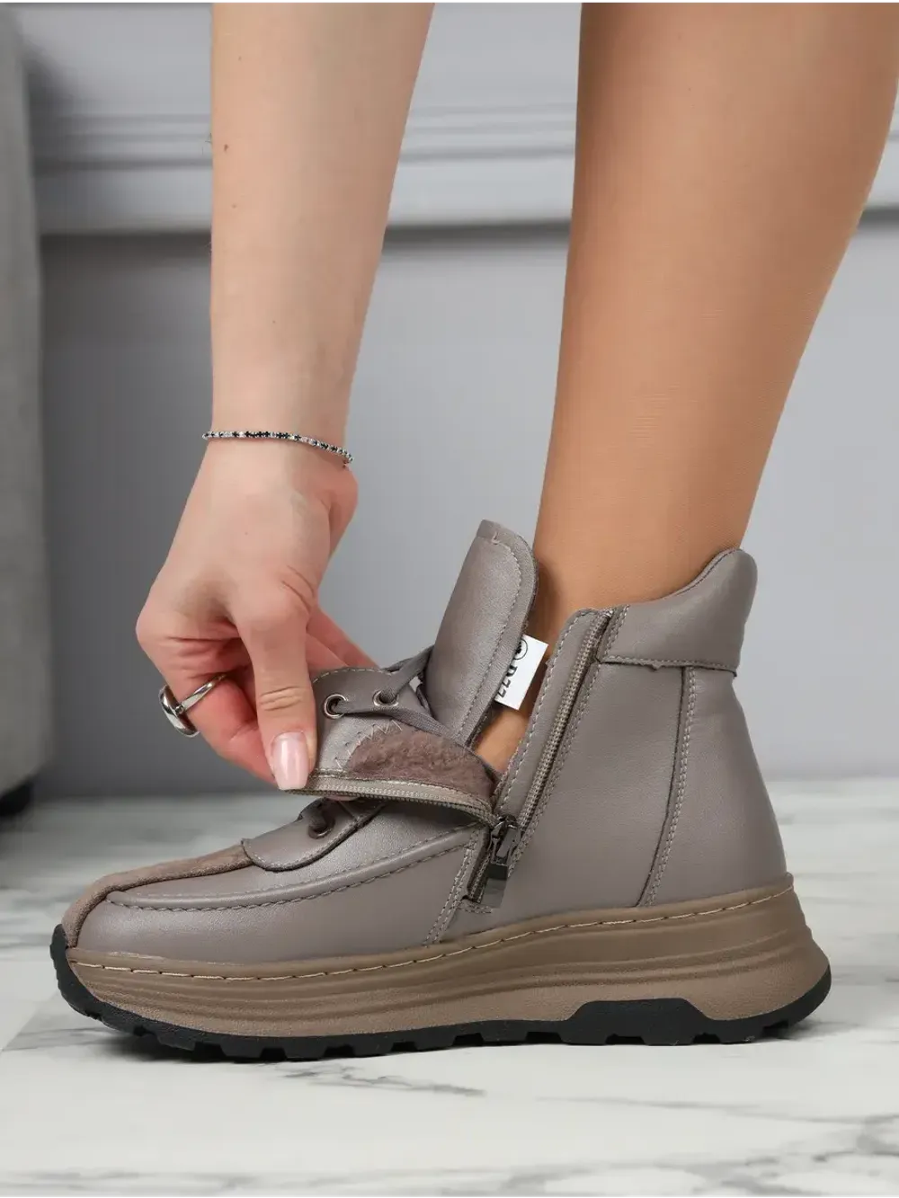 Кроссовки зимние