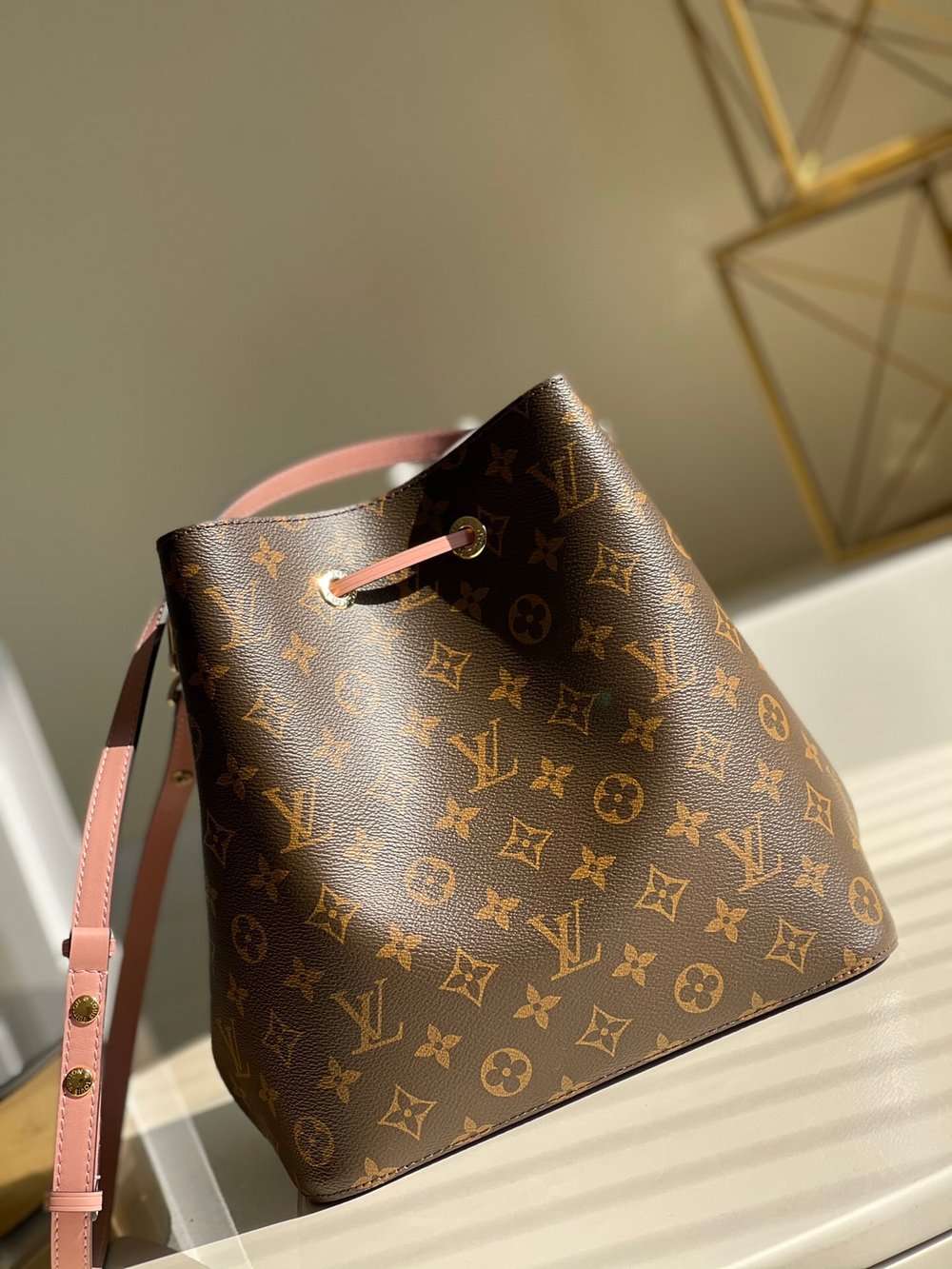 Louis Vuitton NeoNoe MM