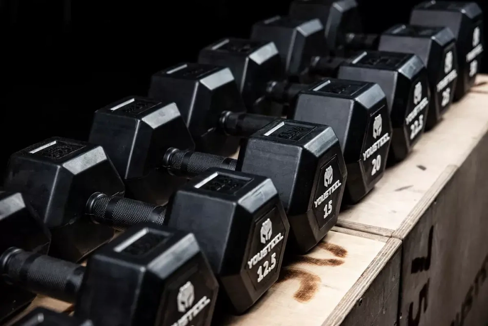 Гантель с обрезиненной ручкой 10 кг гексагональная