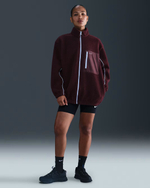 Nike Sportswear Женская флисовая куртка с длинным ворсом и застежкой-молнией по всей длине -NIKE
