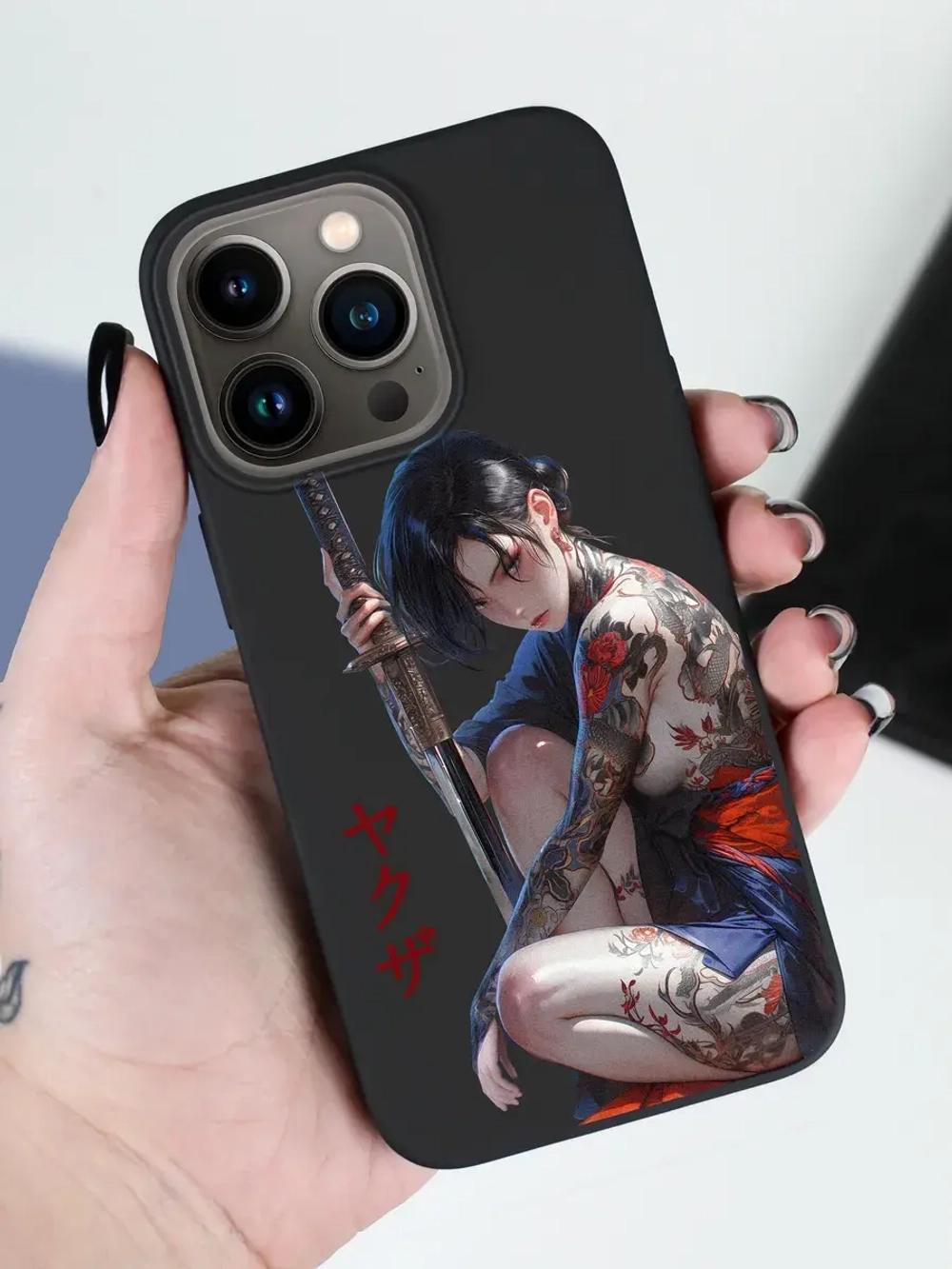 Чехол на iPhone 16 Pro