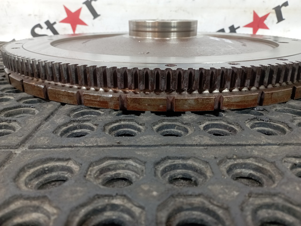 Маховик двигателя