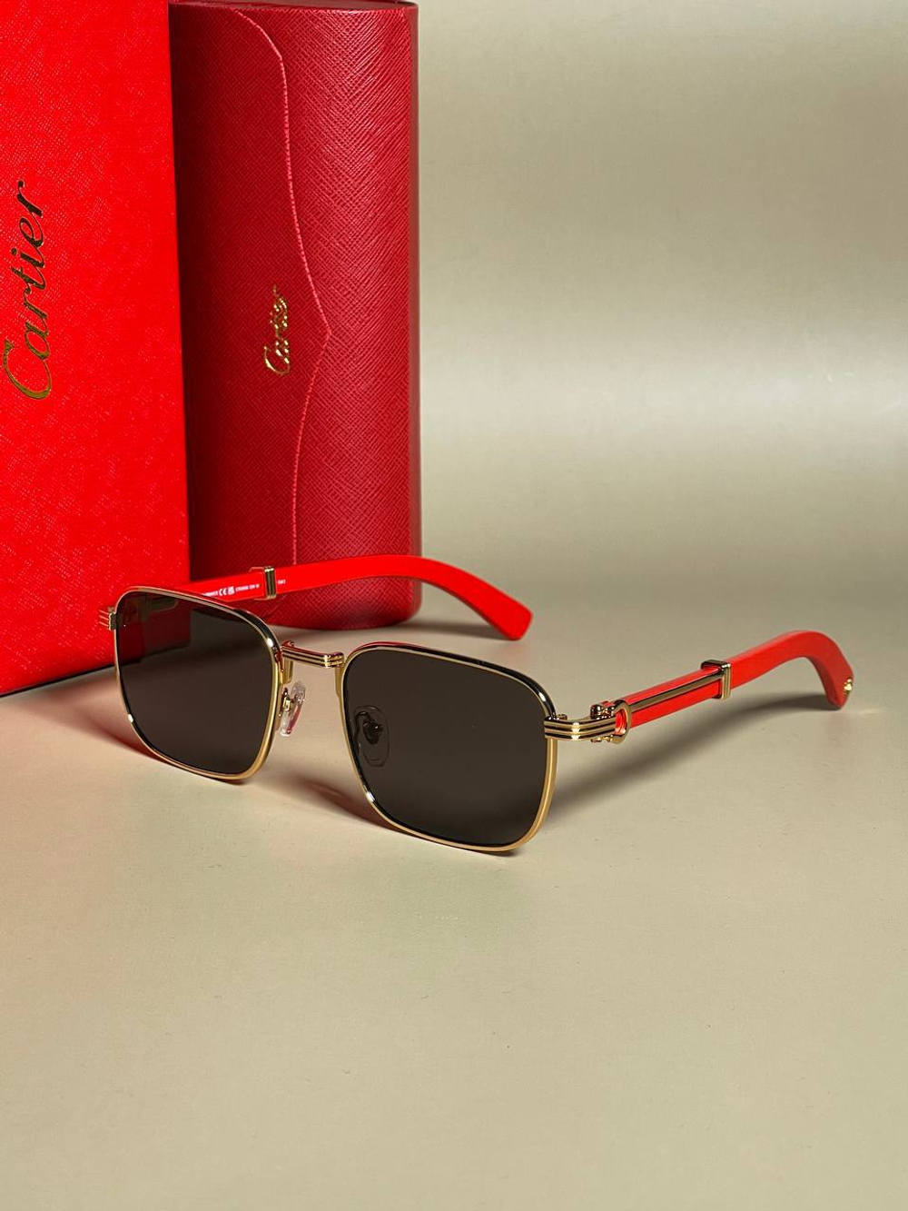 Солнцезащитные очки Cartier