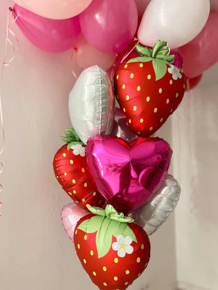 Воздушные шары клубничка №4398