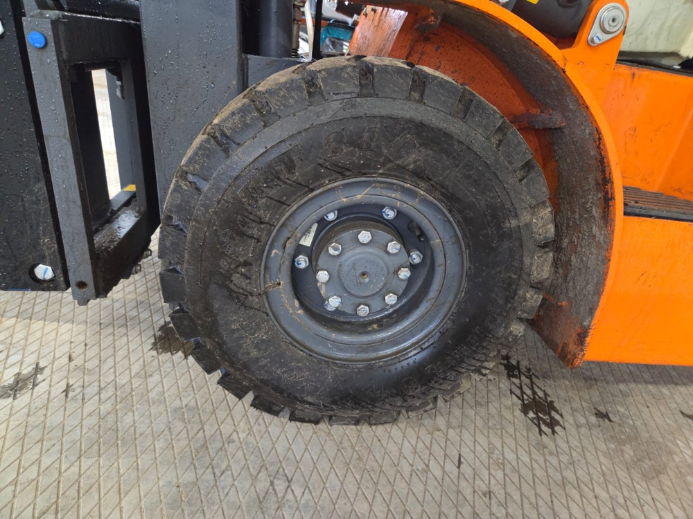 Lonking FD* Вилочный погрузчик FD15T (Дизельный, 2,7 л, 41 л.с., МТ)