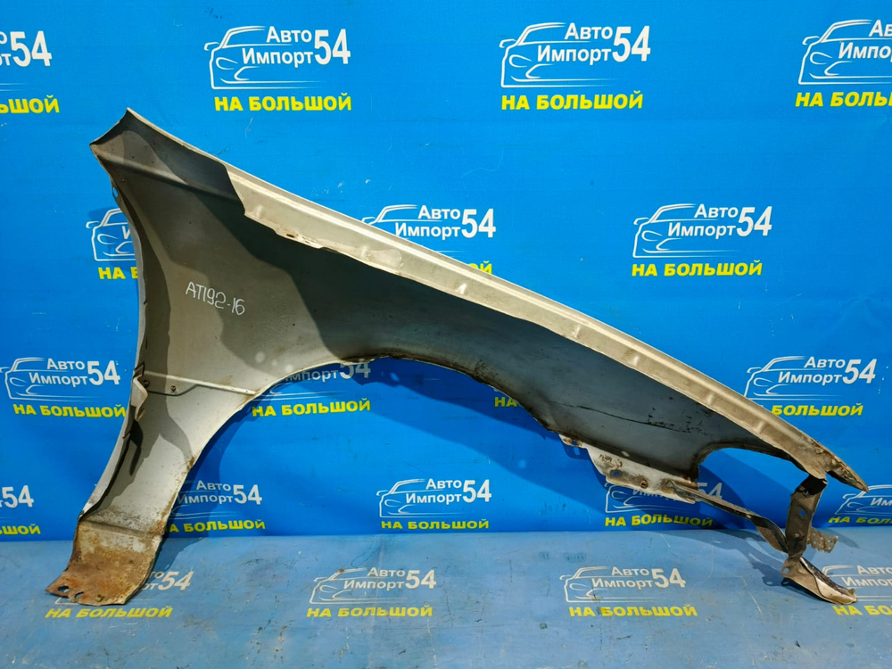 Крыло переднее левое TOYOTA CARINA 1993