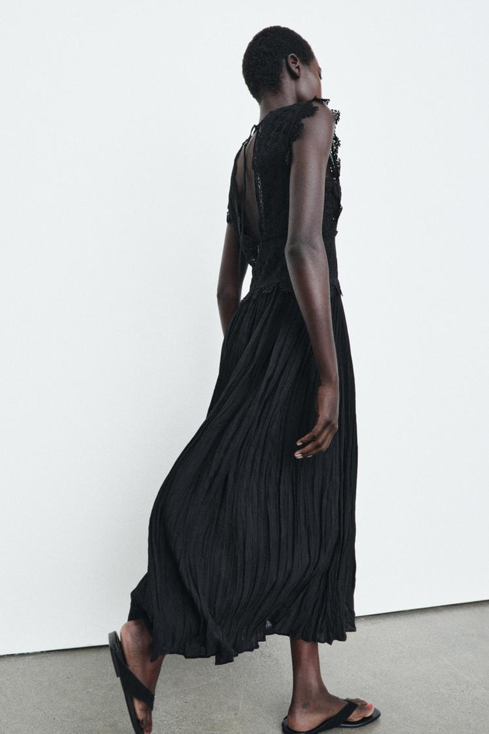 ZARA КРУЖЕВНОЕ ПЛАТЬЕ — ZW COLLECTION, ЧЕРНЫЙ