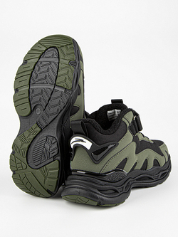 Кроссовки утепленные