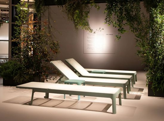 Столик пластиковый журнальный Net Table 40