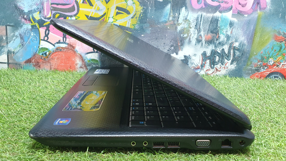 Ноутбук ASUS Celeron/4 Gb