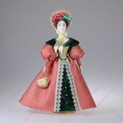 Сувенирная кукла с сумочкой в платье для прогулок