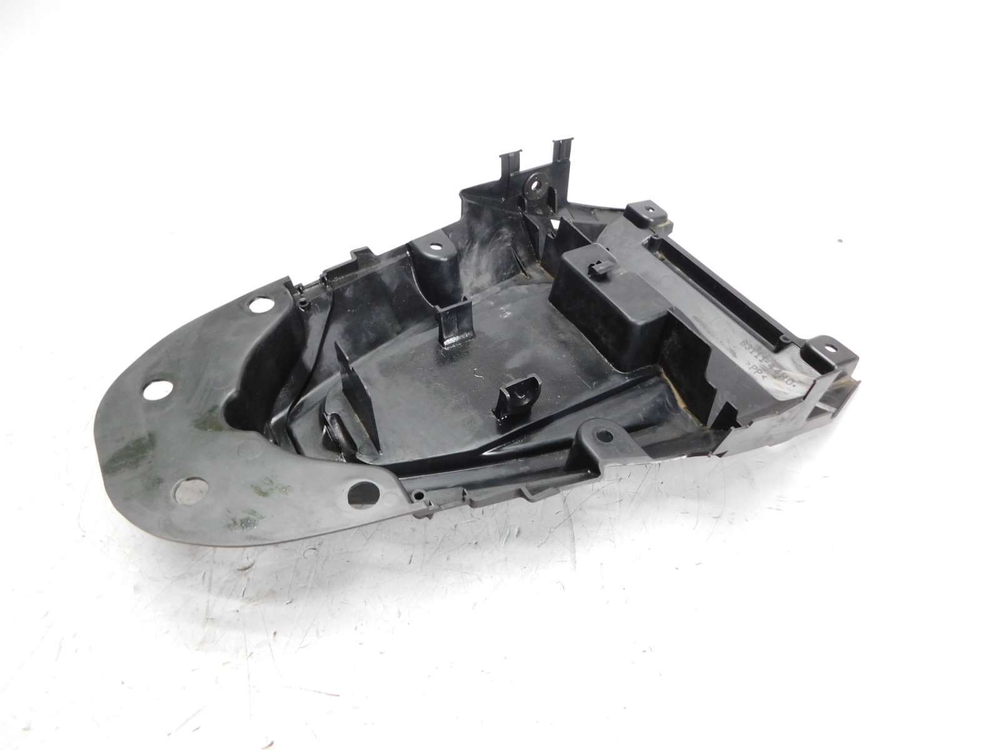 Пластик внутренний Suzuki Gladius SFV650A 63111-44H0
